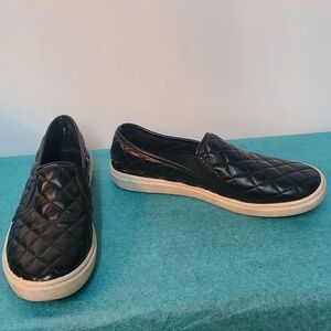 Time And Tru Memory Foam Shoes
